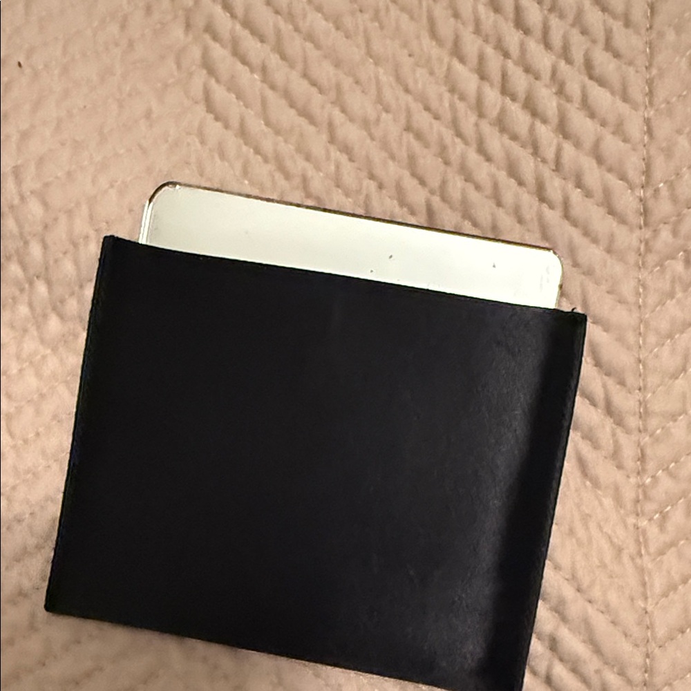Koret Elegant Black Handbag - Picture 12 of 16